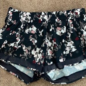 Athleta Shorts size M NWOT